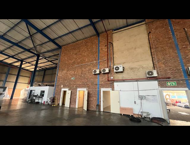 2,169M² WAREHOUSE TO LET IN SPARTAN